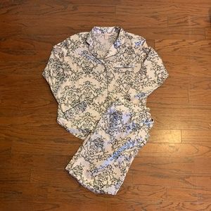 Victoria’s Secret Satin Pajama Set, Size Large Short